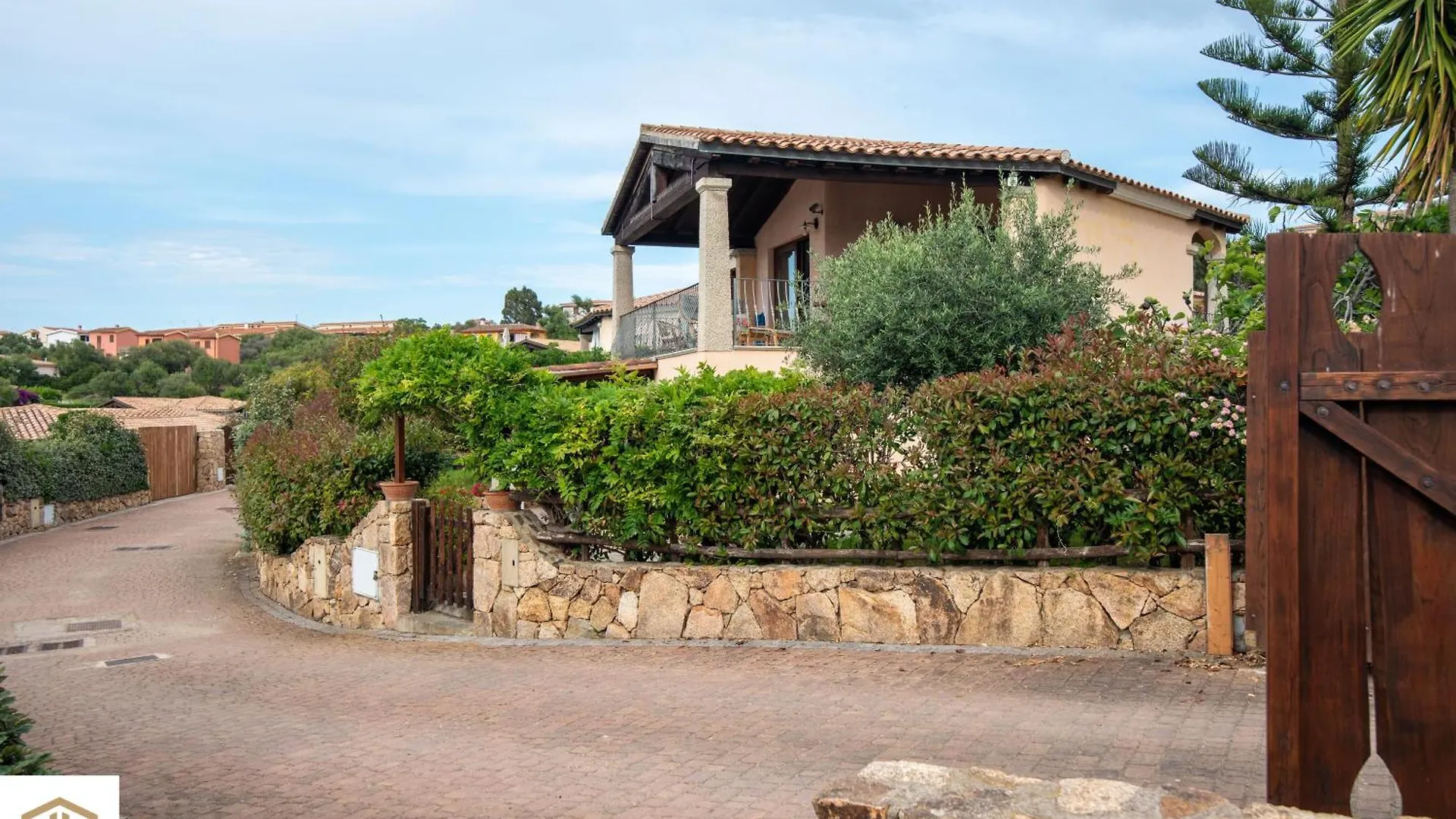 Villa Pietra Rossa, La Veranda 타나우넬라 펜션